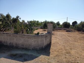 Krásný oplocený pozemek 600 m² jen 700 m od pláže Campomarin
