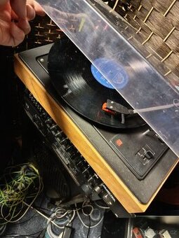 Gramofon tesla