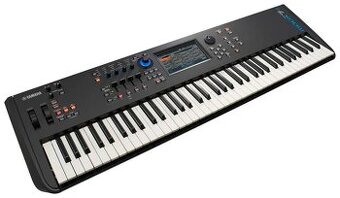 Yamaha MODX 7 plus, puzdro, pedál.