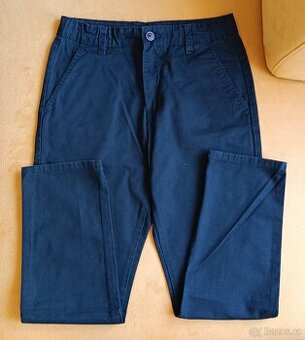 Chino kalhoty značky RESERVED