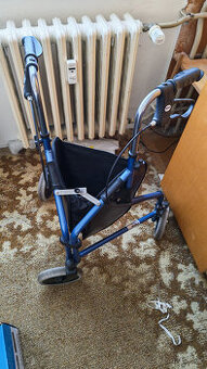 zdravotní chodítko tříkolové