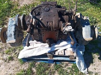 Prodám zadek kompletní z traktoru 7011