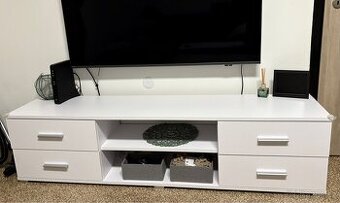 Stolek pod TV
