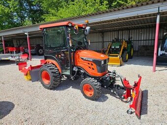 Malotraktor Avenger 26 4x4 s kabinou a klimatizaci