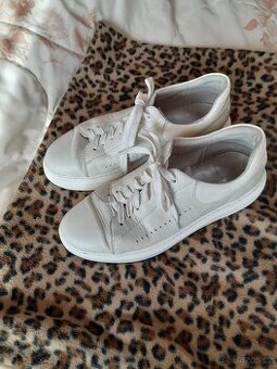 Sportovní boty c.41 kozene