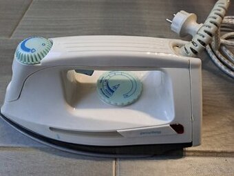 Napařovací žehlička