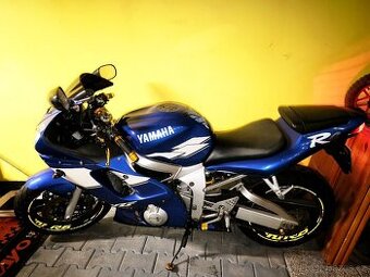 Yamaha R6