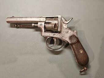 Historický revolver 1890