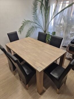 Velky jidelni stul z masivu,