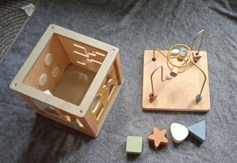 Little Dutch activity Cube, dřevěná kostka pro miminka