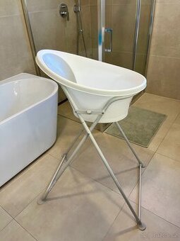 Vanička Shnuggle s podstavcem