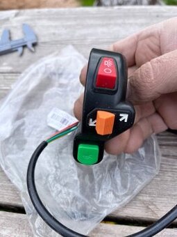 vypínač univerzální - světla blinkry klakson