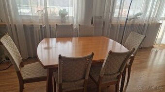 Jídelní rozkládací stůl + jídelní židle