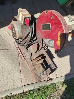 Rozbrušovaci pila na kov