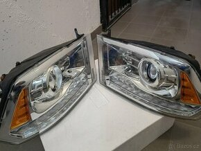Dodge Ram přední lampy, světlomety