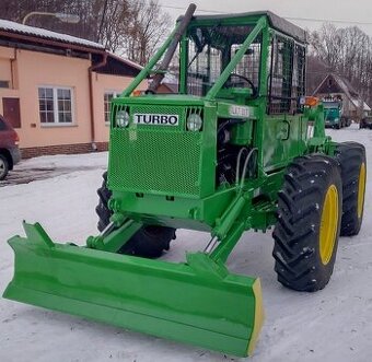 lesní traktor LKT 81T Turbo (lakatoš) vyvážecí dřevo kulatin - 1