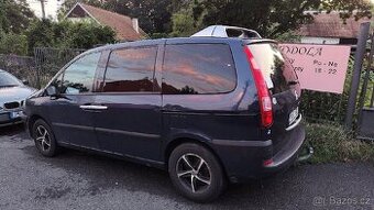 citroen c8, dveře, airbag, kapota, navigace. narazník