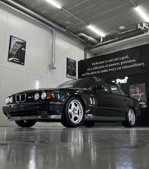 BMW E34 M5 3.8L 340PS