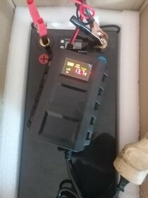 Nabíječka baterií Life Po4 12V/20A