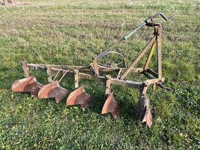 Prodám podmítací pluh nesený originál Zetor 25 - 1