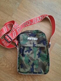 Crossbody maskáč