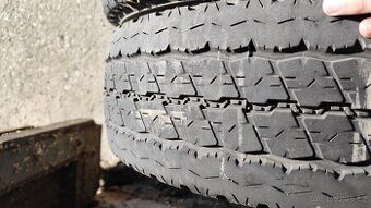 Prodám letní pneu Bridgestone 215/70 r15c