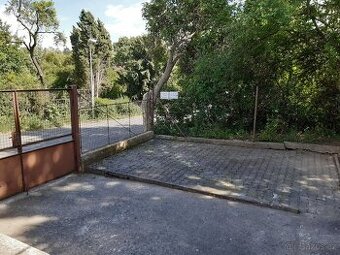 Parkovací místo k pronájmu - 1