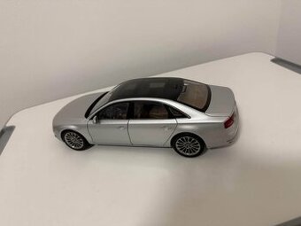 Sběratelský model Audi A8L W12 1/18