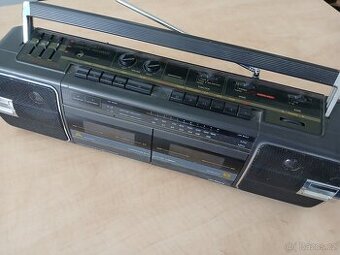 UNIVERSUM radio cassette