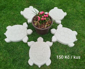 Prodám nové celoroční dekorace na zahradu