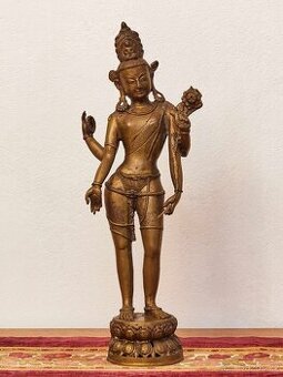 Bronzová socha bodhisattvy Avalókitéšvary (Padmapáni)