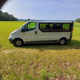 Renault Trafic 2.5dci Long 2010 9mist