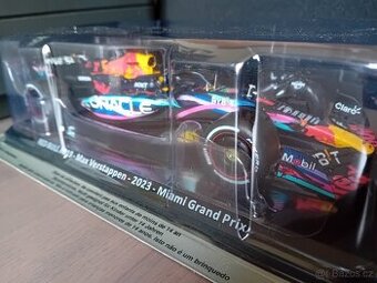 Formule 1   1:24  Premium Collectibles
