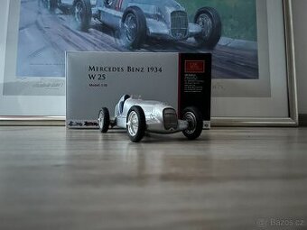 Mercedes W25 „Silver Arrow“, set