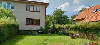 RD se zahradou v Kostelci nad Č.lesy