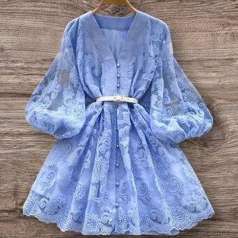 Světle modré dámské šaty – nové, elegantní a pohodlné