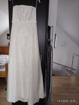 Prodám společenské šaty a boty