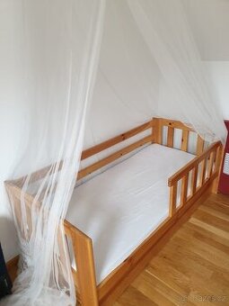 Postýlka s matrací