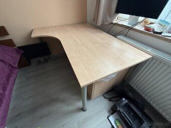 Rohový kancelářský psací stůl s kontejnerem