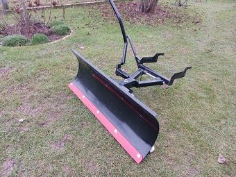 Sněhová radlice + držák na zahradní traktor