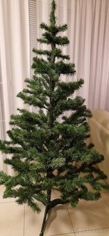 Vánoční umělý stromek včetně stojanu, celková výška cca 2 m