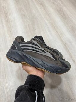 Yeezy boost 700 geode - 45 1/3