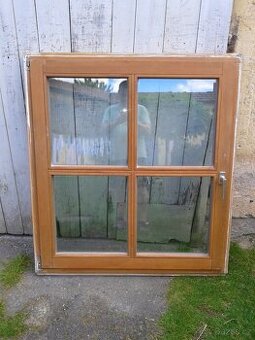 2 kusy - Dřevěné okno 111 x 123 cm