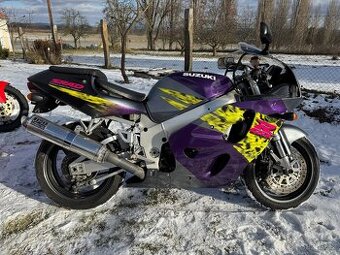 Suzuki GSXR 750 Srad, původní lak i polepy, serviska