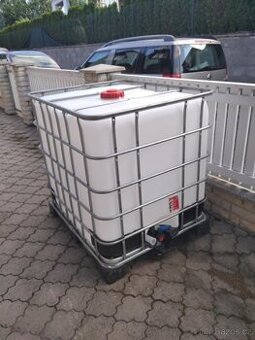Prodám IBC kontejnery objem 1000 L čisté TOP STAV - 1
