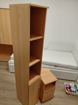 Skříňka a noční stolek