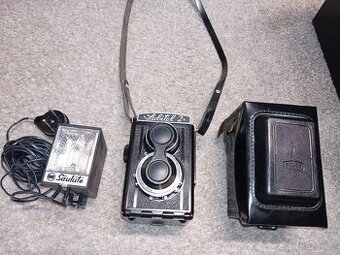 Starý fotoaparát Lubitel-2 vyrobený v USSR – starožitnost