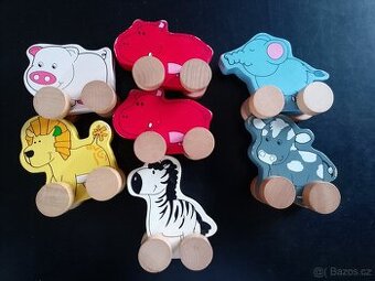 Dřevěná zvířátka na kolech