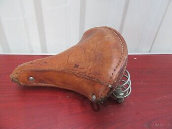 Nabízím historické kožené sedlo na kolo Stadion. Na 4 fotogr