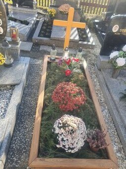 Dřevěný hrobový rám / na hrob + kříž